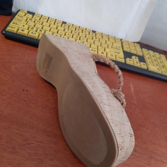 NEW ! Steve Madden Danya Wedge Heel Sandal Gold Glitter Size 8 - Picture 5 of 7